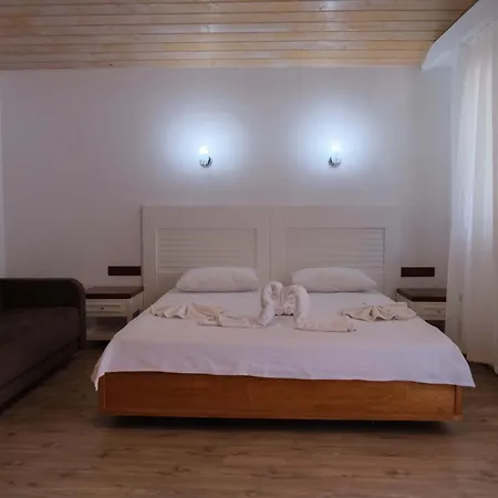 Hotel Apella 3*